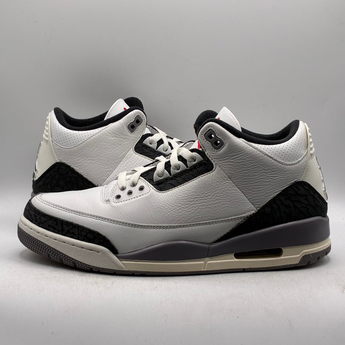 (USED) Jordan 3 Cement Grey Size 10.5