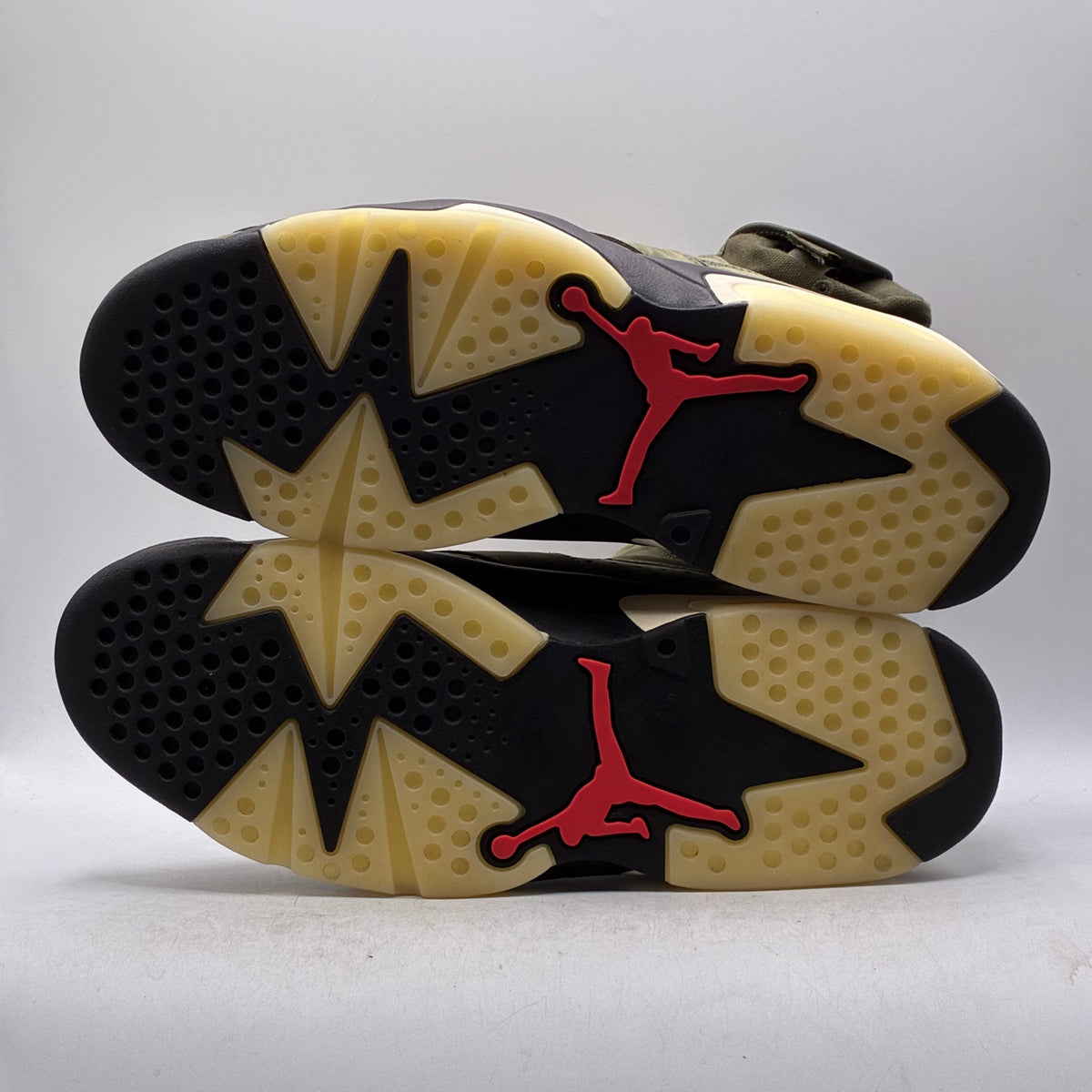 (USED NO BOX) Jordan 6 Travis Scott Size 11