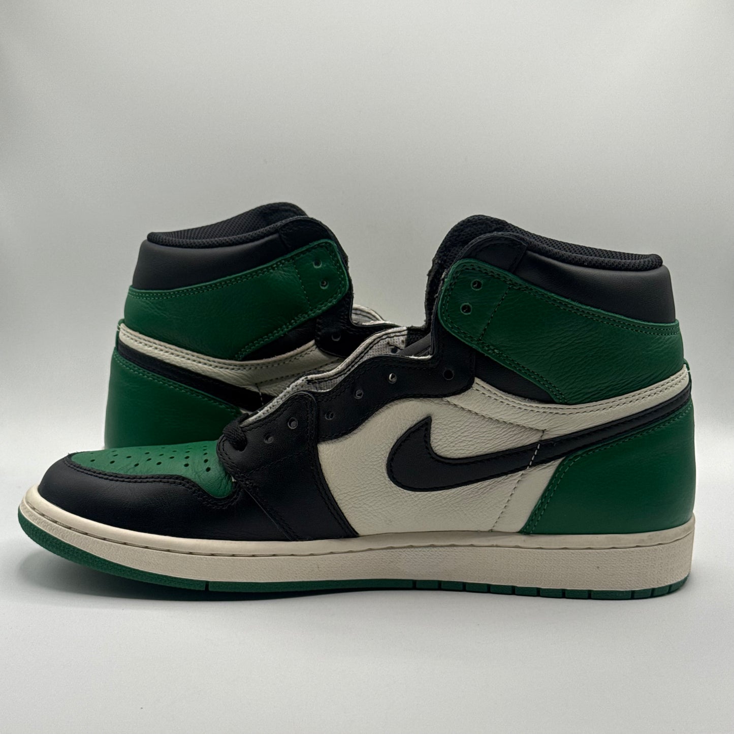 (USED) Jordan 1 High Pine Green Size 12