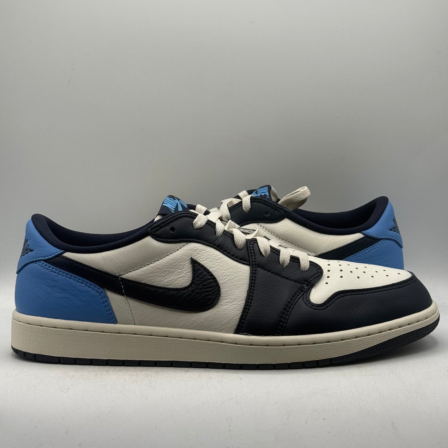 (USED) Jordan 1 Low Obsidian UNC Size 13