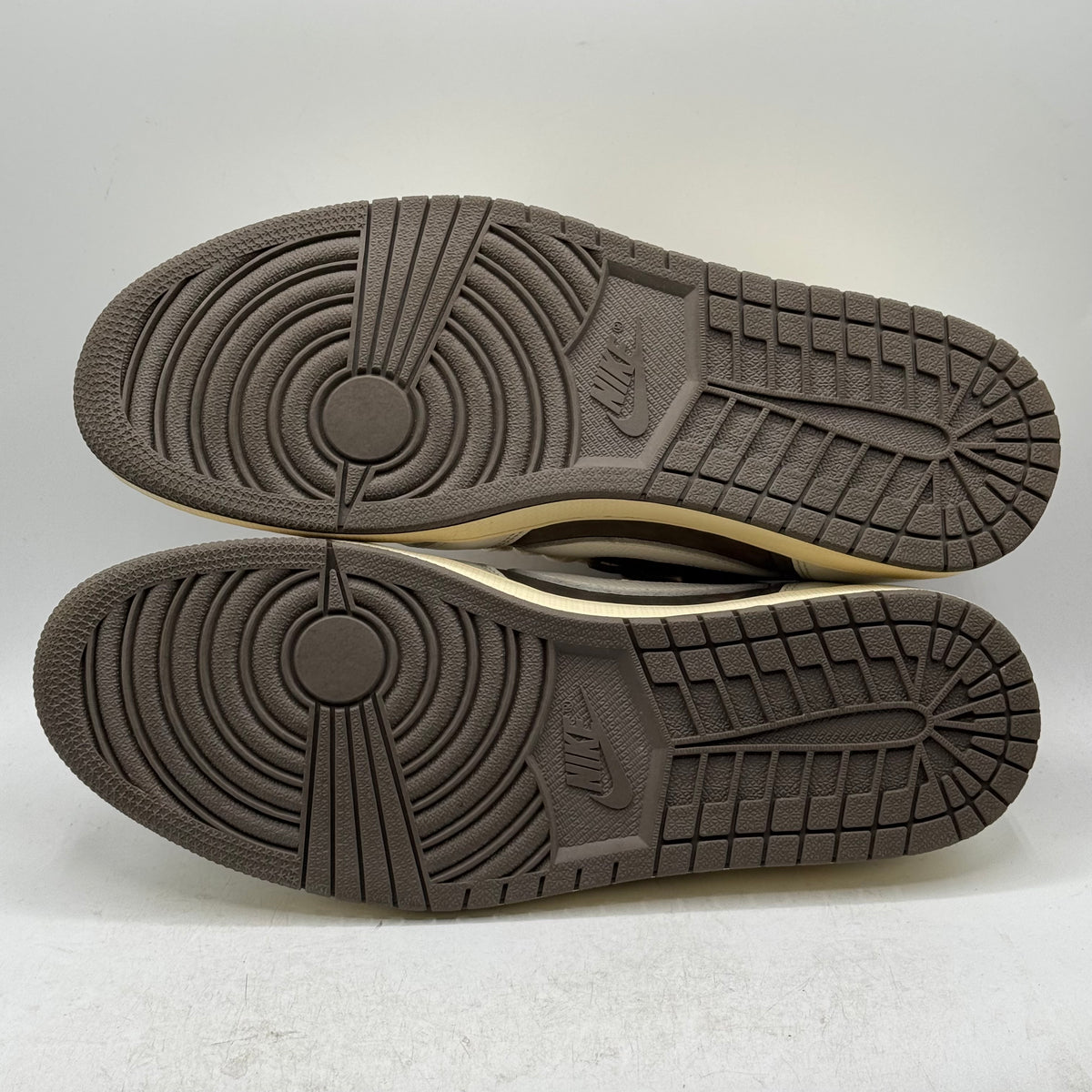 (USED) Jordan 1 Low Travis Scott Reverse Mocha Size 13