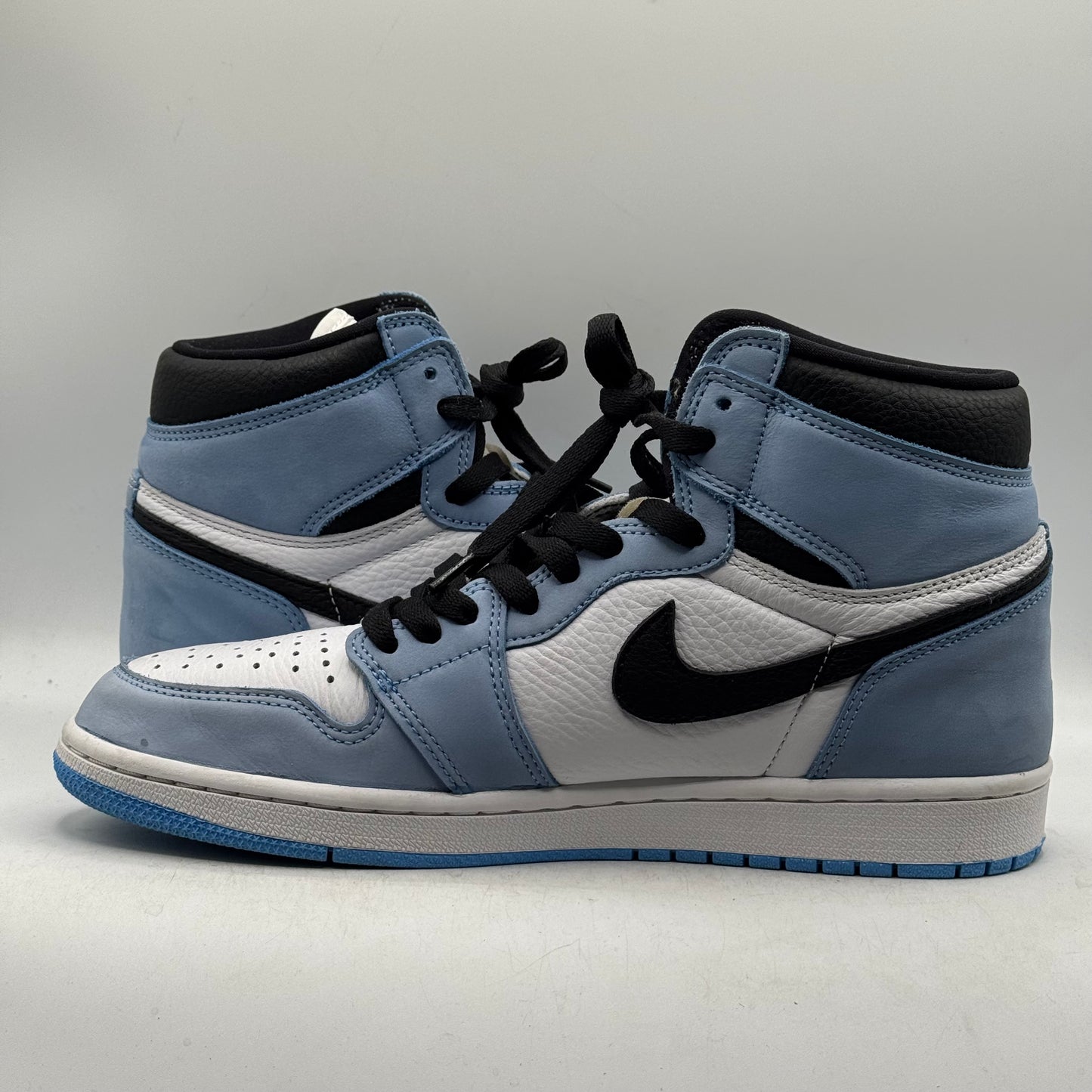 (USED) Jordan 1 High University Blue Size 9.5