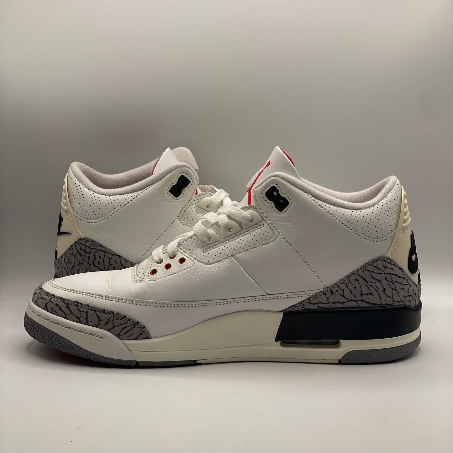 (USED) Jordan 3 Reimagined Size 11