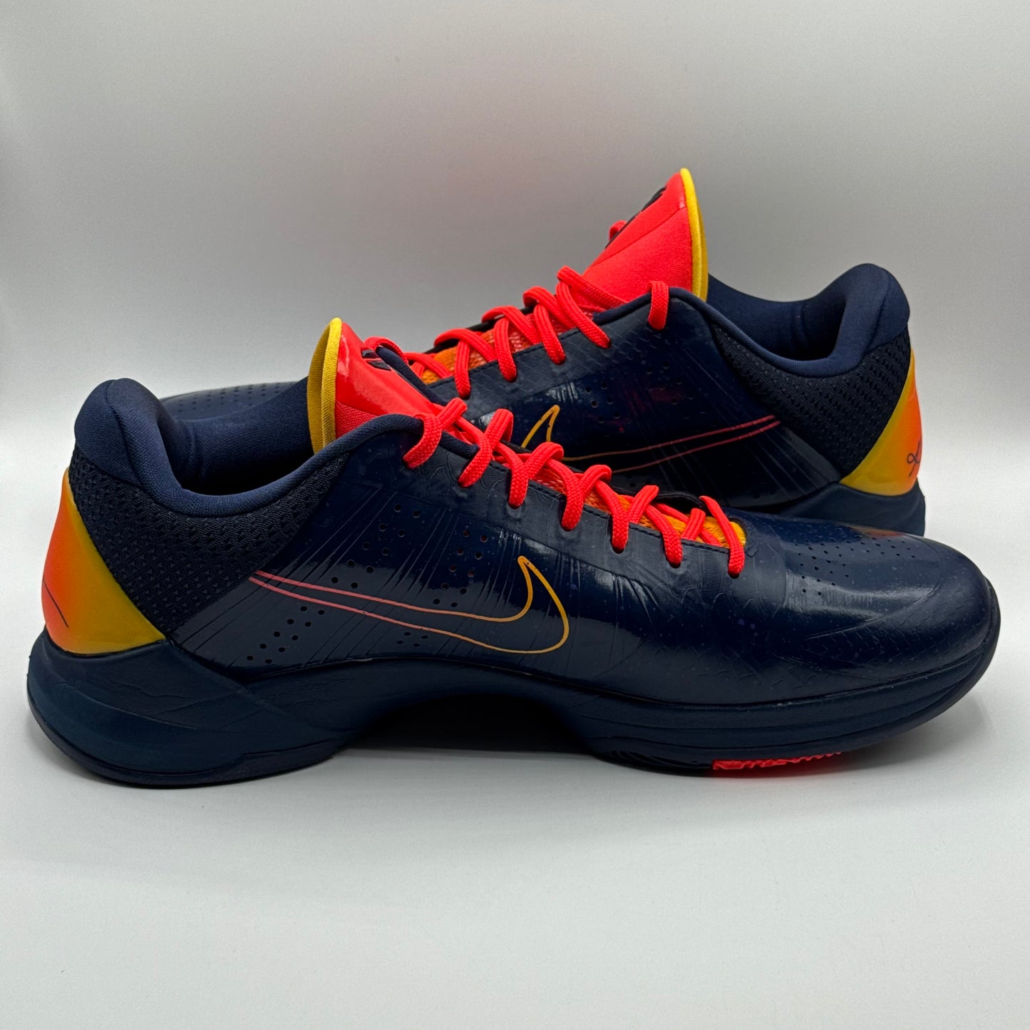 (USED, No Box) Nike Kobe 5 Caitlin Clark Size 14