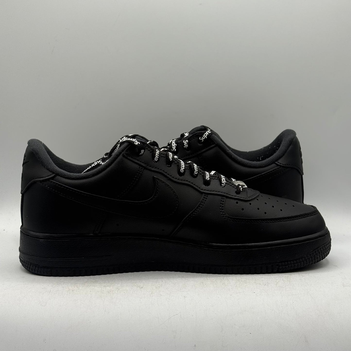 (Used) Nike Air Force 1 Supreme Black Size 10