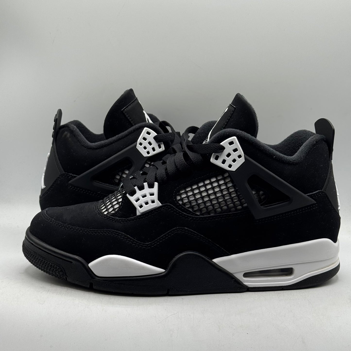 (USED) Jordan 4 White Thunder Size 9