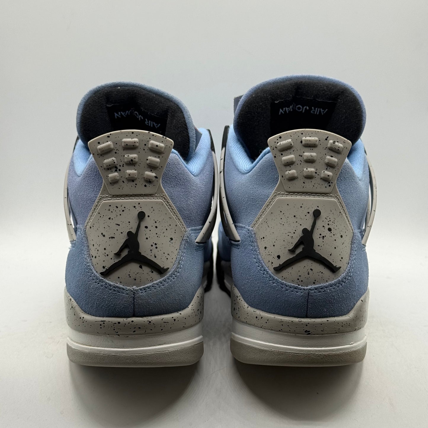 (USED) Jordan 4 University Blue Size 10.5