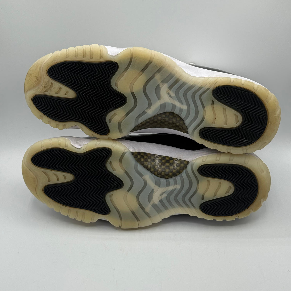 (USED) Jordan 11 Gratitude Size 12