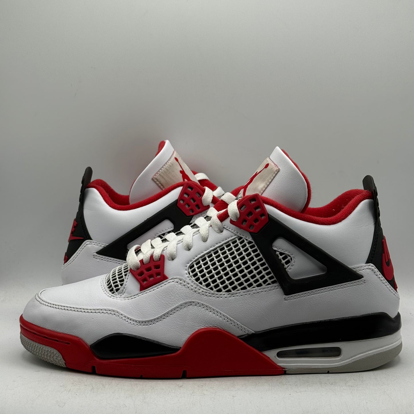 (USED) Jordan 4 Fire Red (2020) Size 10.5
