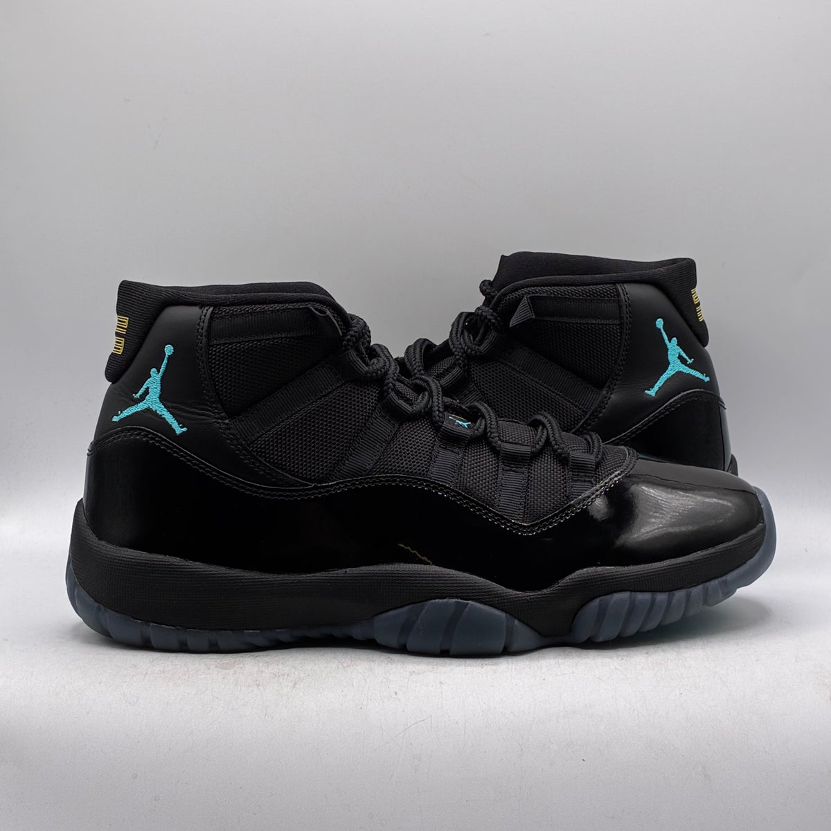 (USED) Jordan 11 Gamma Blue (2025) Size 10