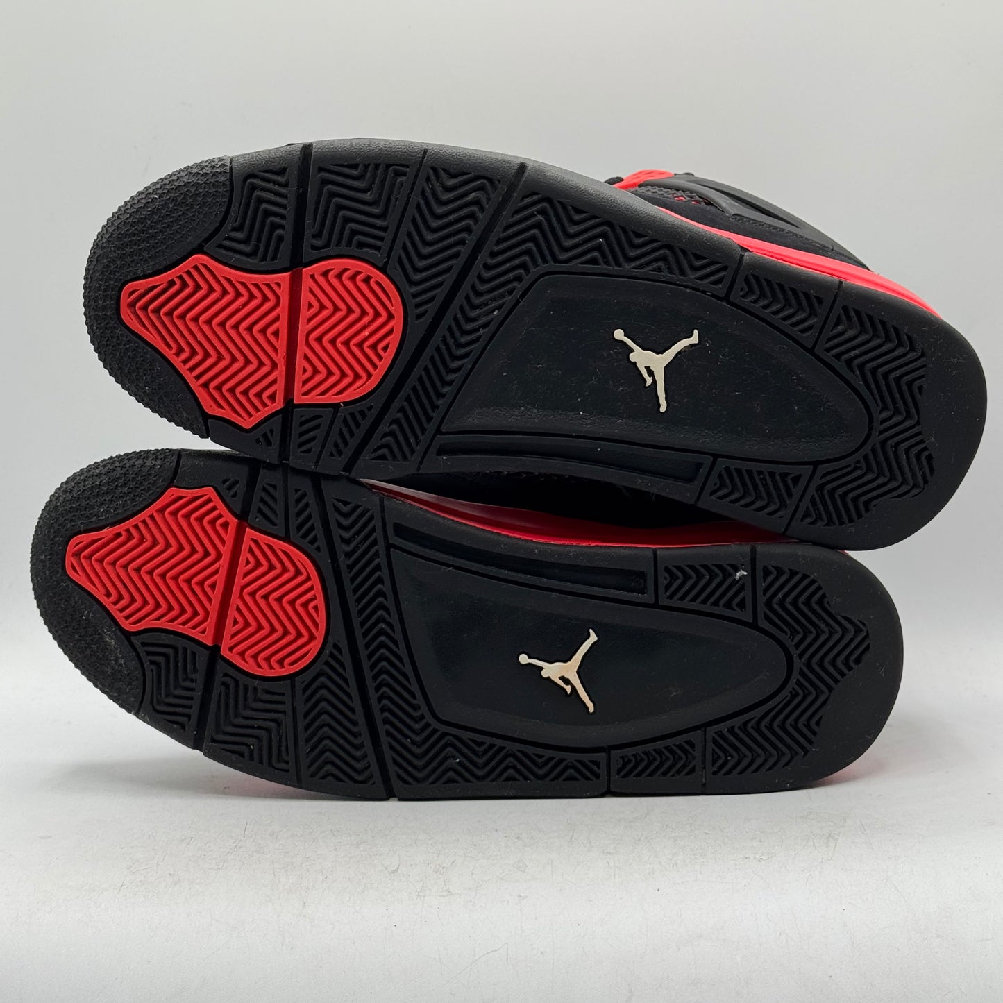 (USED NO BOX) Jordan 4 Red Thunder Size 9.5