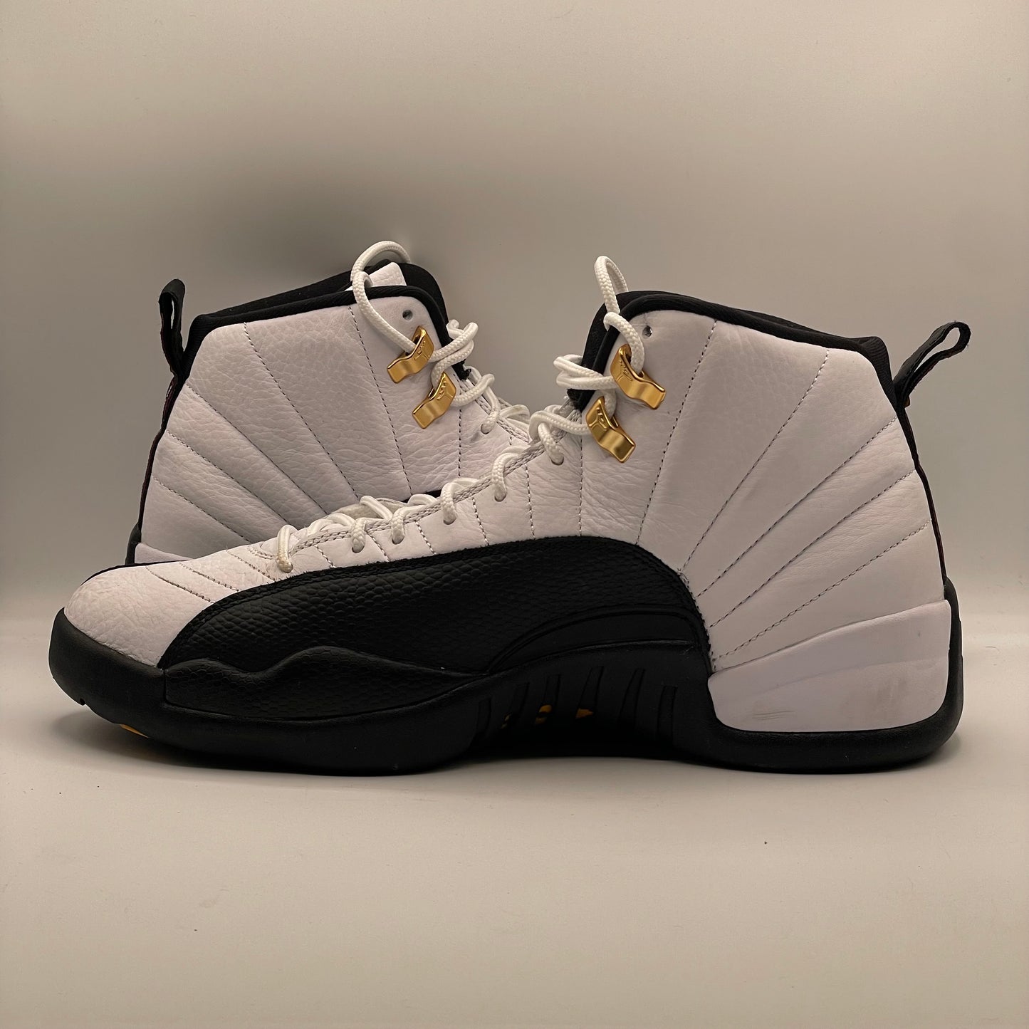(USED) Jordan 12 Taxi Size 11