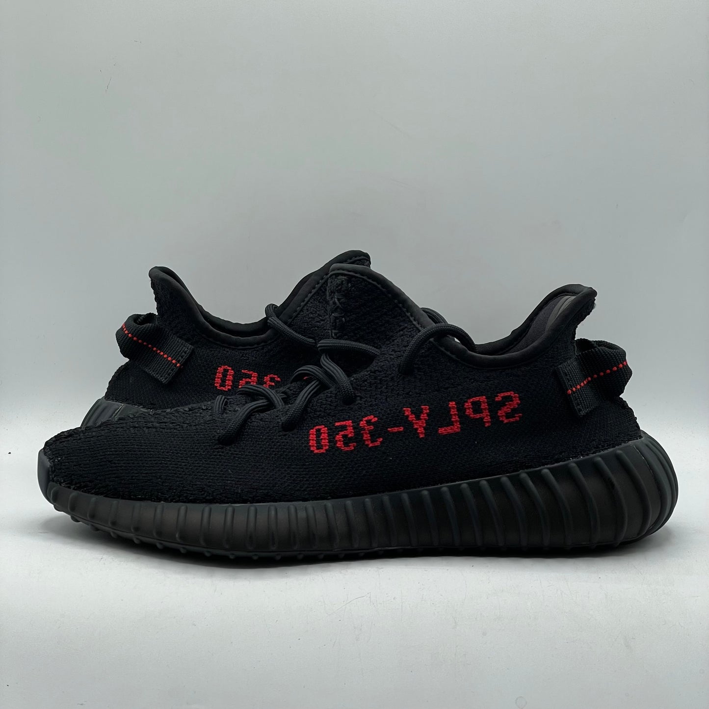 (USED NO BOX) Yeezy 350 V2 Bred Size 7