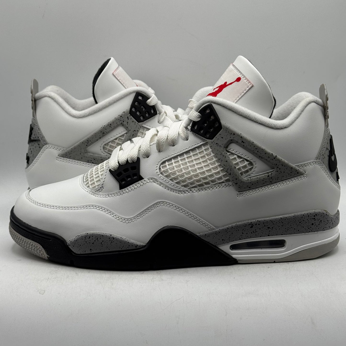 (Worn 1x) Jordan 4 White cement size 10.5