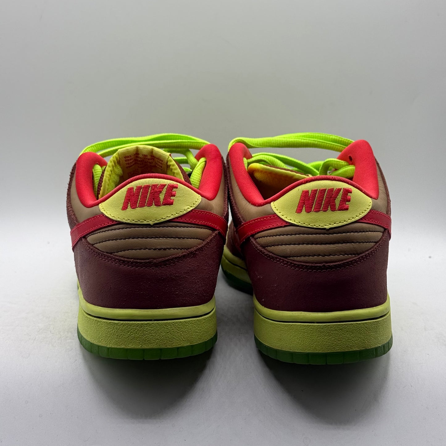 (USED) Nike SB Dunk Low Toxic Sea Robbin Size 11