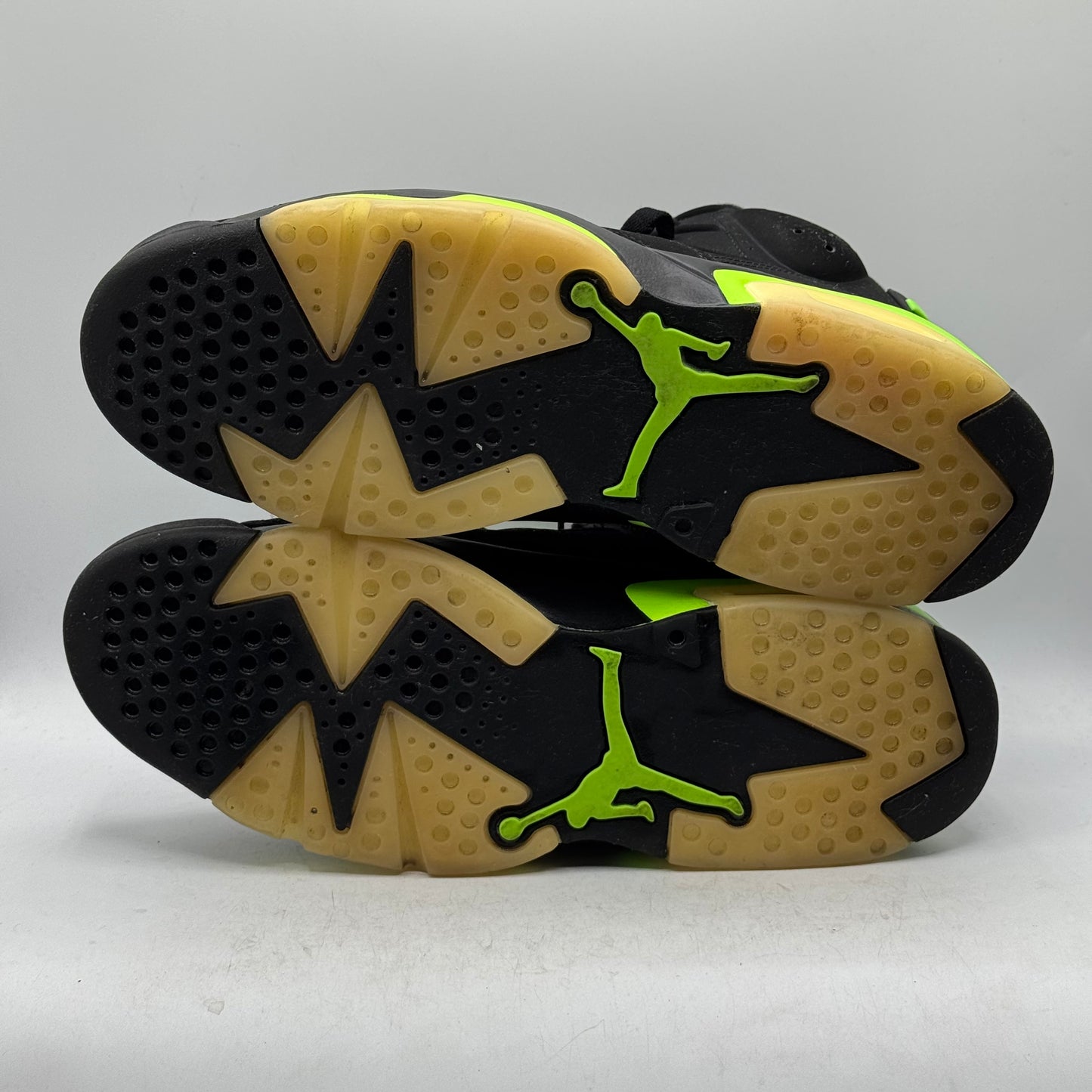 (USED) NO BOX Jordan 6 Electric Green Size 11.5