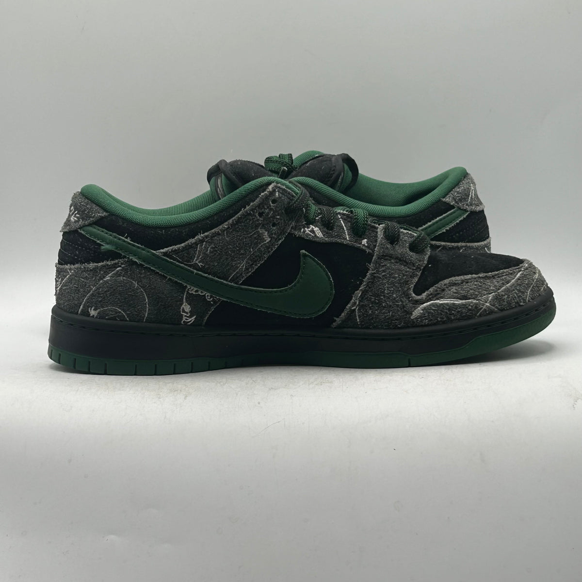 (Used) Nike SB Dunk Low There Skateboards Size 9.5