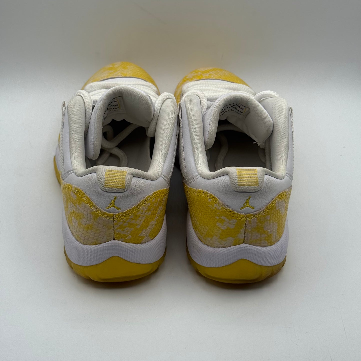 (USED) Jordan 11 Low Yellow Snakeskin Size 8W/6.5Y