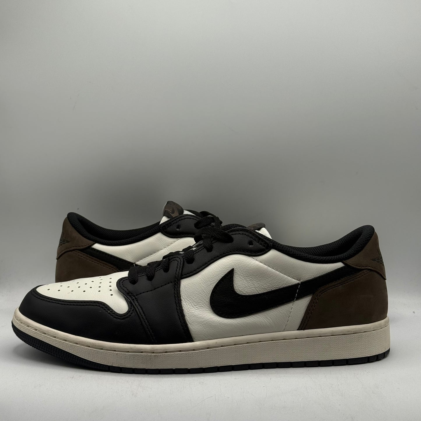 (Used) Jordan 1 Low Mocha Size 13