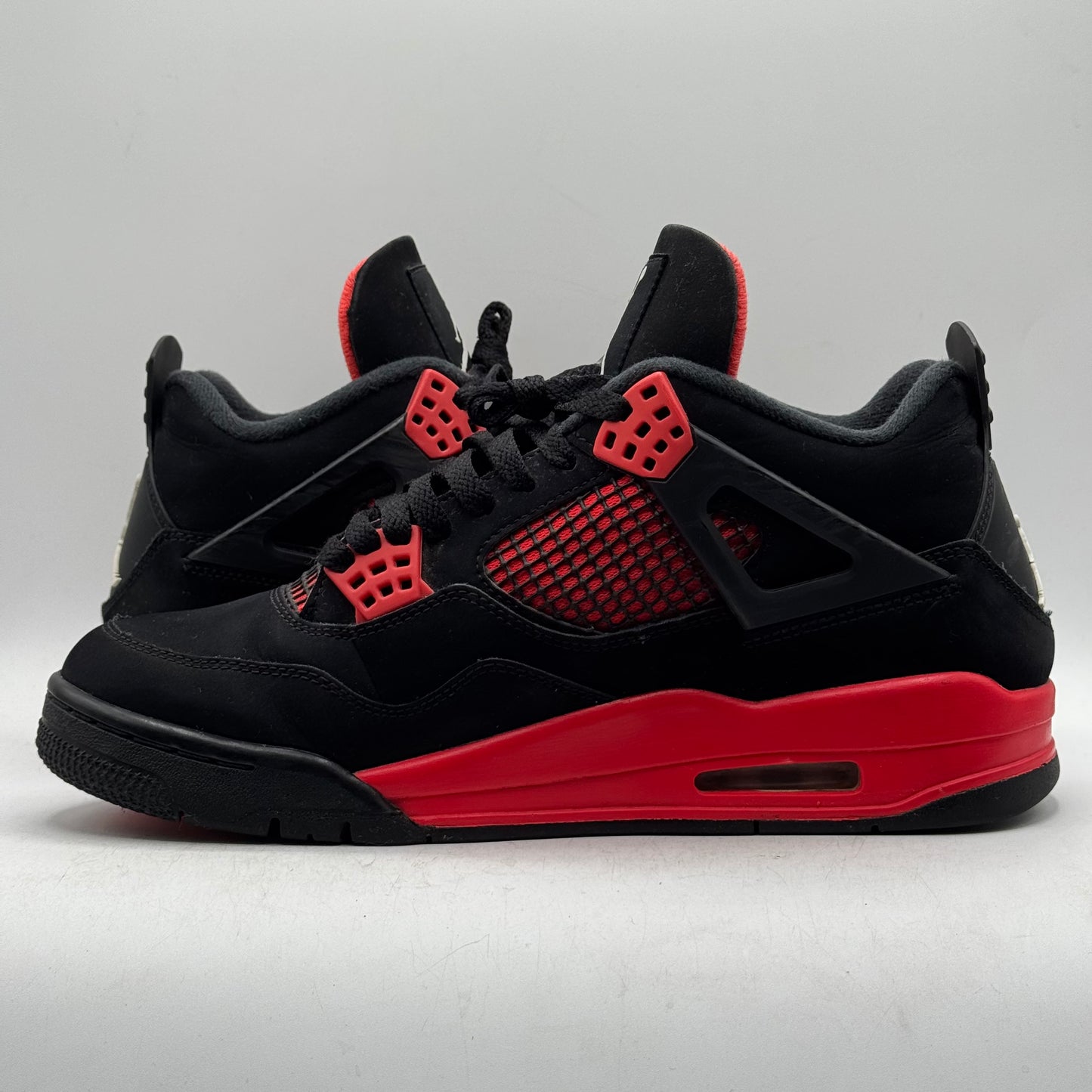 (USED NO BOX) Jordan 4 Red Thunder Size 9.5