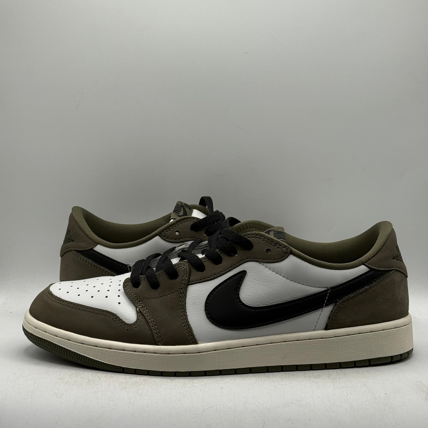 (USED) Jordan 1 Low Medium Olive Size 13
