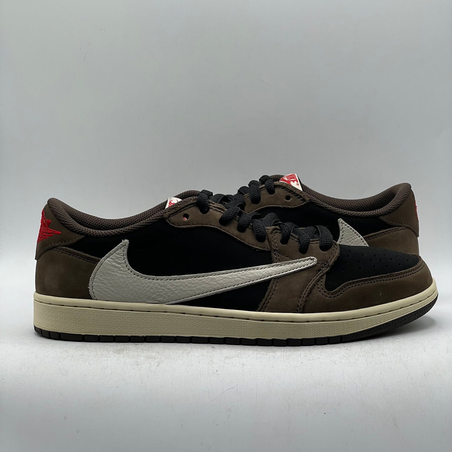(USED) Jordan 1 Low Travis Scott Mocha Size 10.5