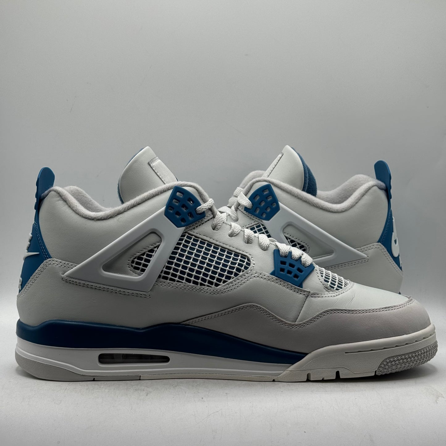 (USED) Jordan 4 Military Blue (2024) Size 13