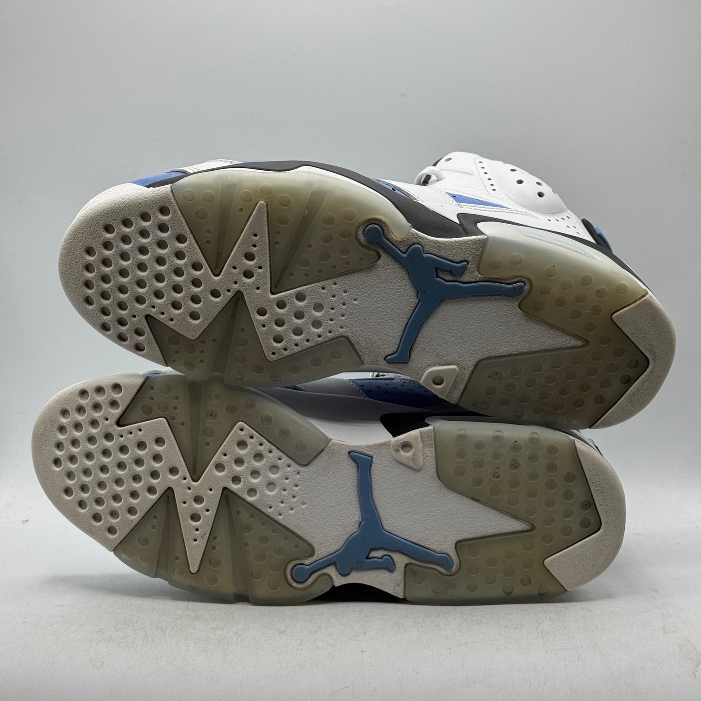 (USED) Jordan 6 UNC Size 9.5