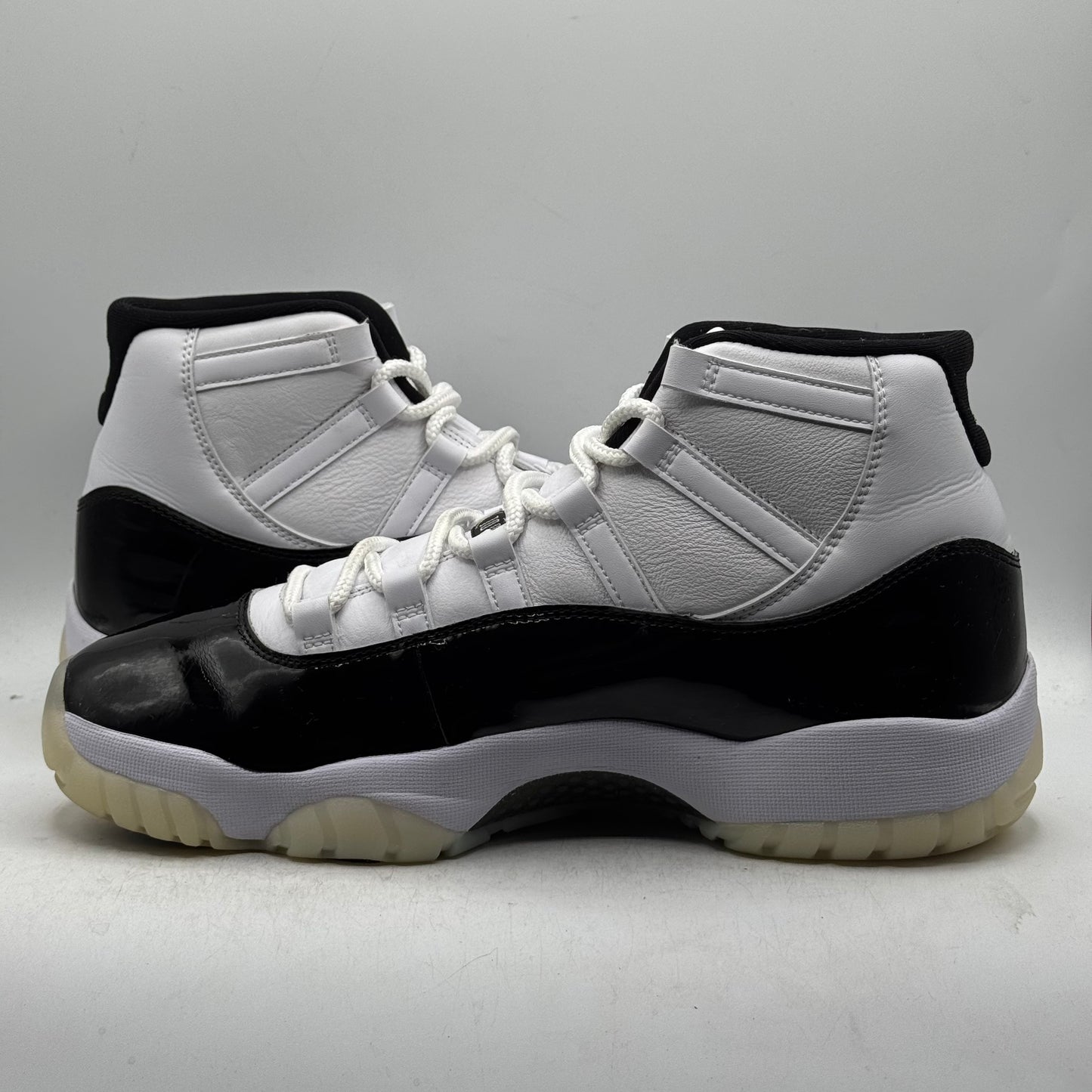 (Used NO BOX) Jordan 11 High Gratitude Size 11.5
