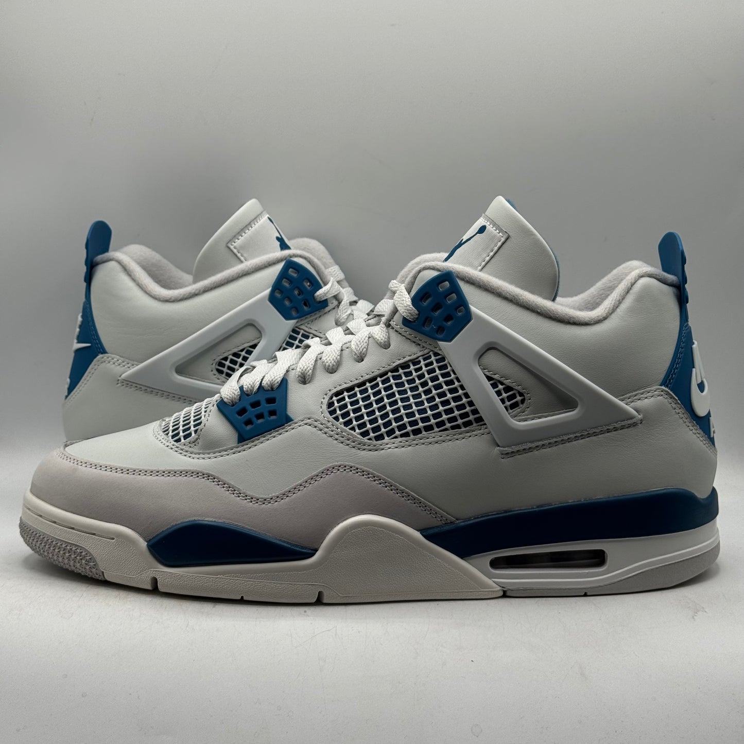 (USED) Jordan 4 Military Blue (2024) Size 13