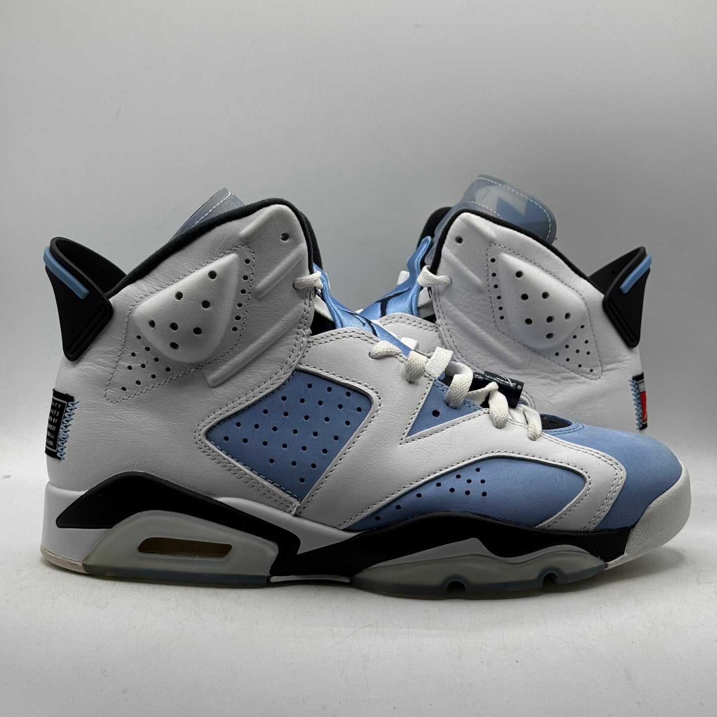 (USED) Jordan 6 UNC Size 9.5