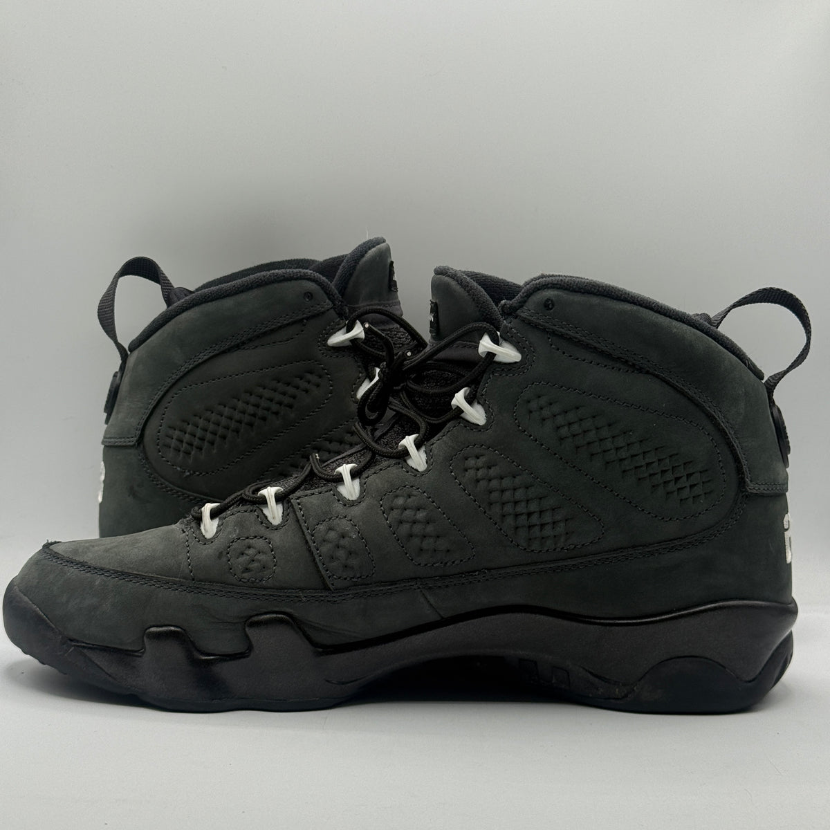 (USED NO BOX) Jordan 9 Anthracite Size 11
