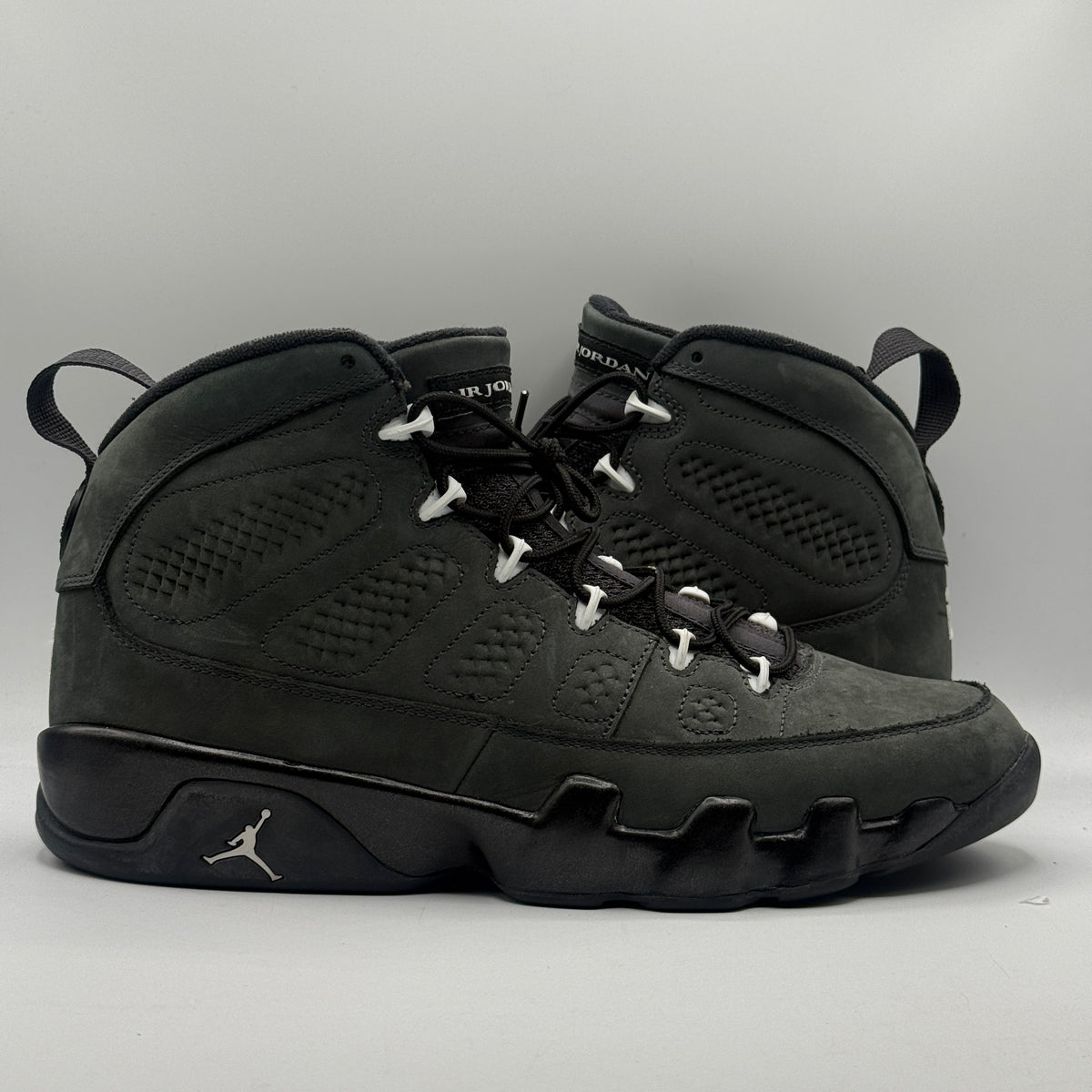 (USED NO BOX) Jordan 9 Anthracite Size 11