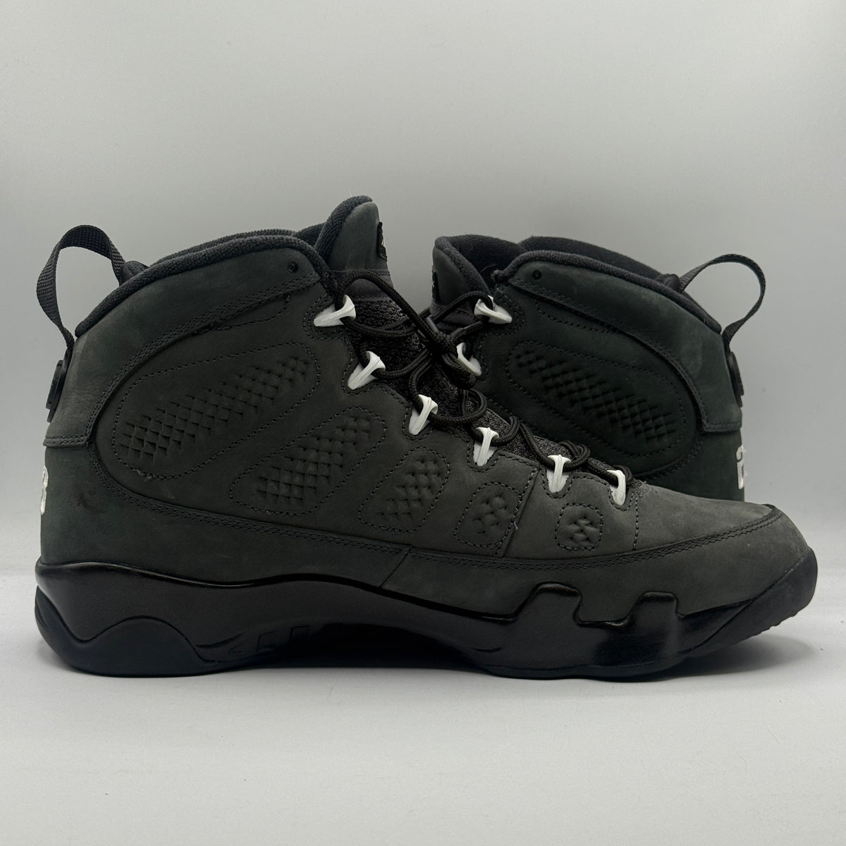 (USED NO BOX) Jordan 9 Anthracite Size 11