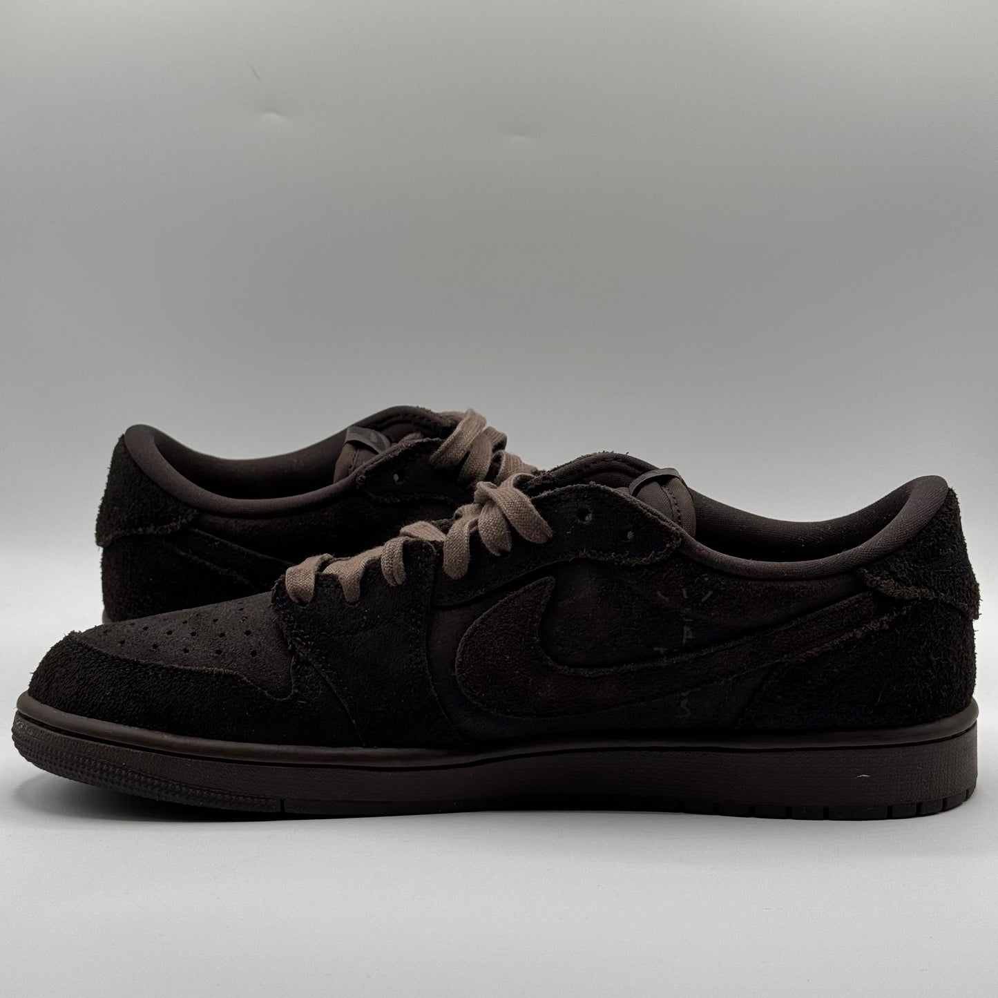 (USED) Jordan 1 Low Travis Scott Velvet Brown Size 11
