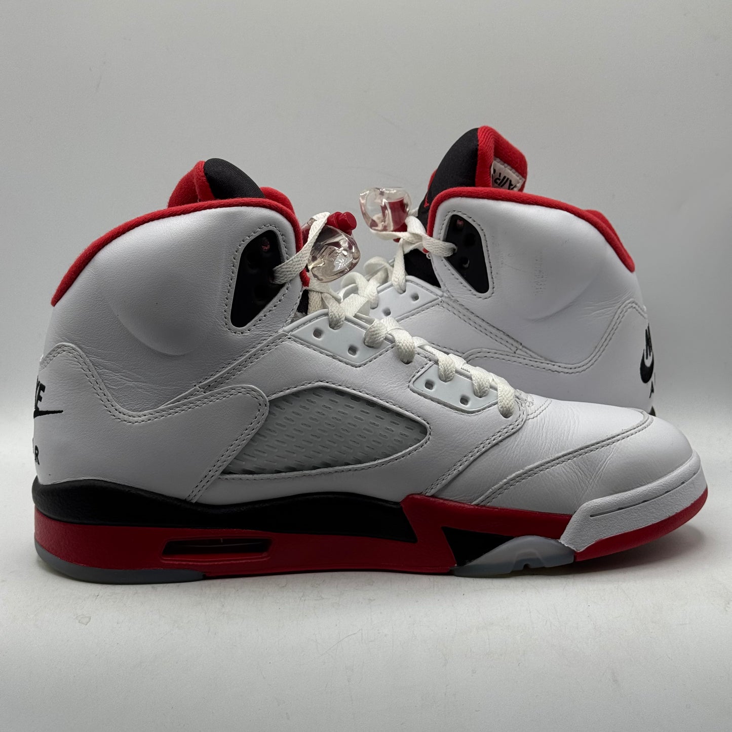 (Used) Jordan 5 Fire Red Black Tongue (2025) Size 10.5
