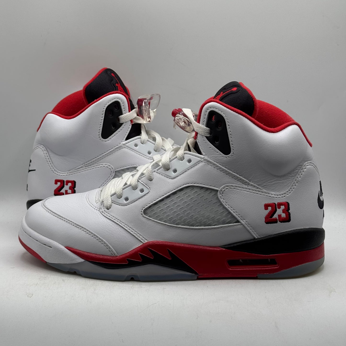 (Used) Jordan 5 Fire Red Black Tongue (2025) Size 10.5