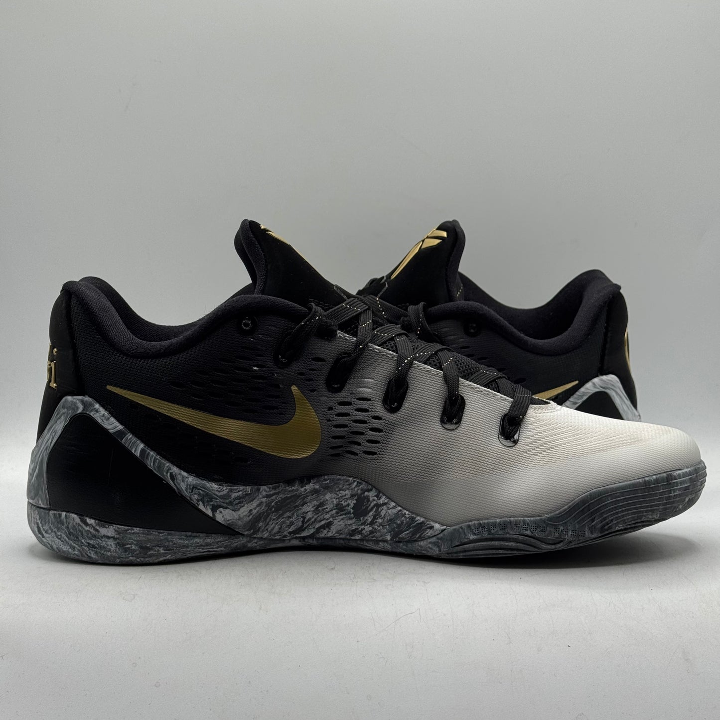 (USED) Nike Kobe 9 Protro Mambacita Size 10