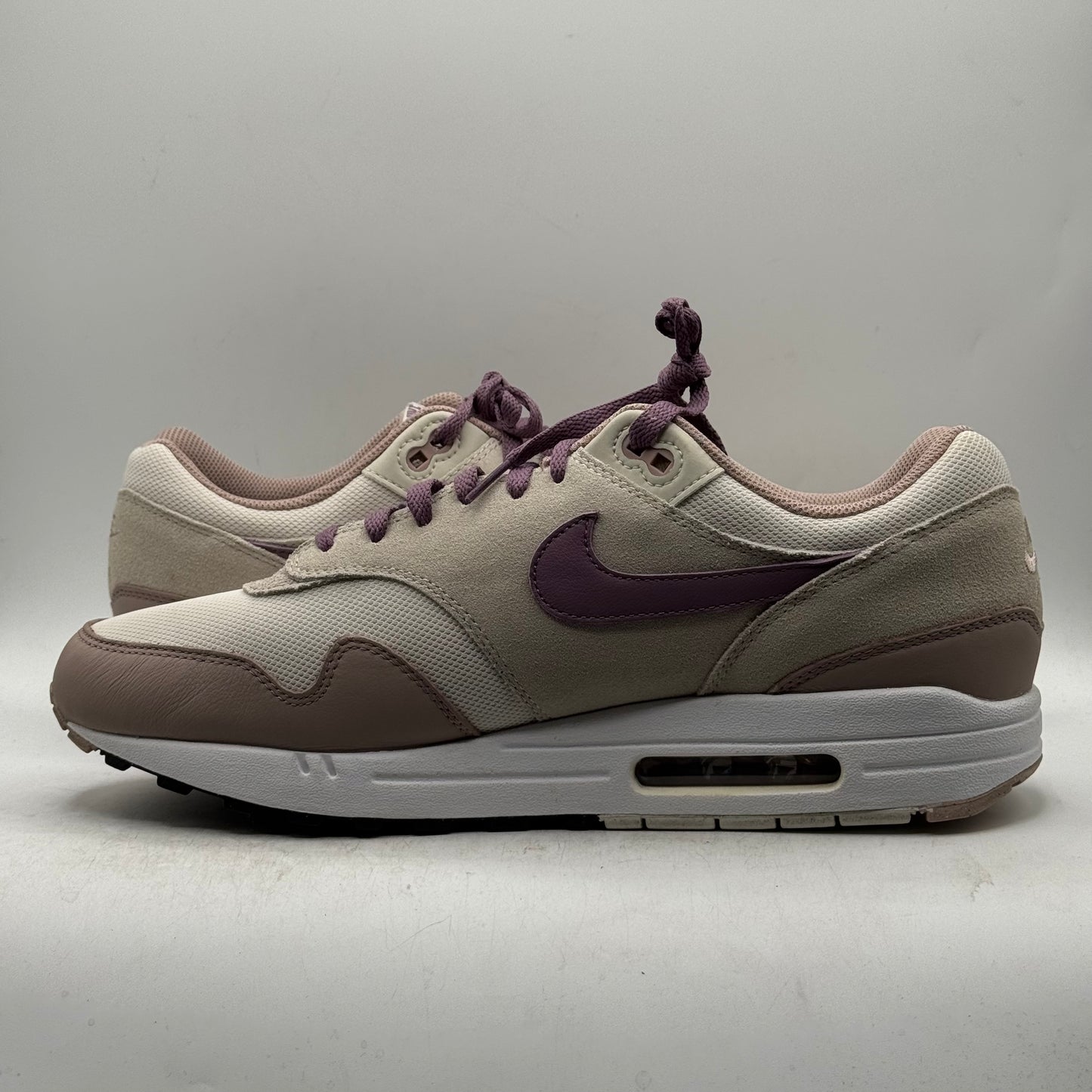 (Used) Nike Air Max 1 Light Bone Violet Dust Size 13