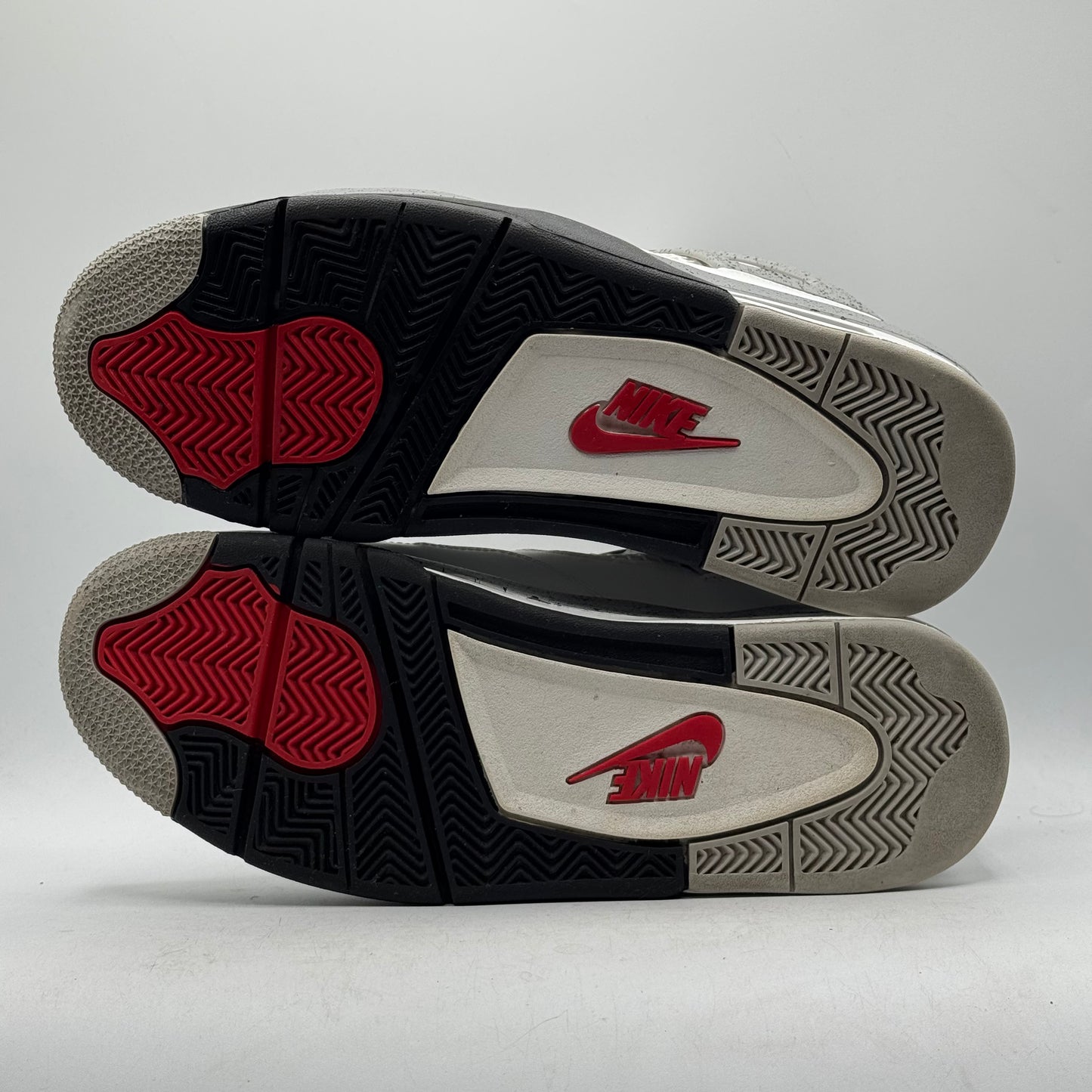 (USED) Jordan 4 White Cement Size 10