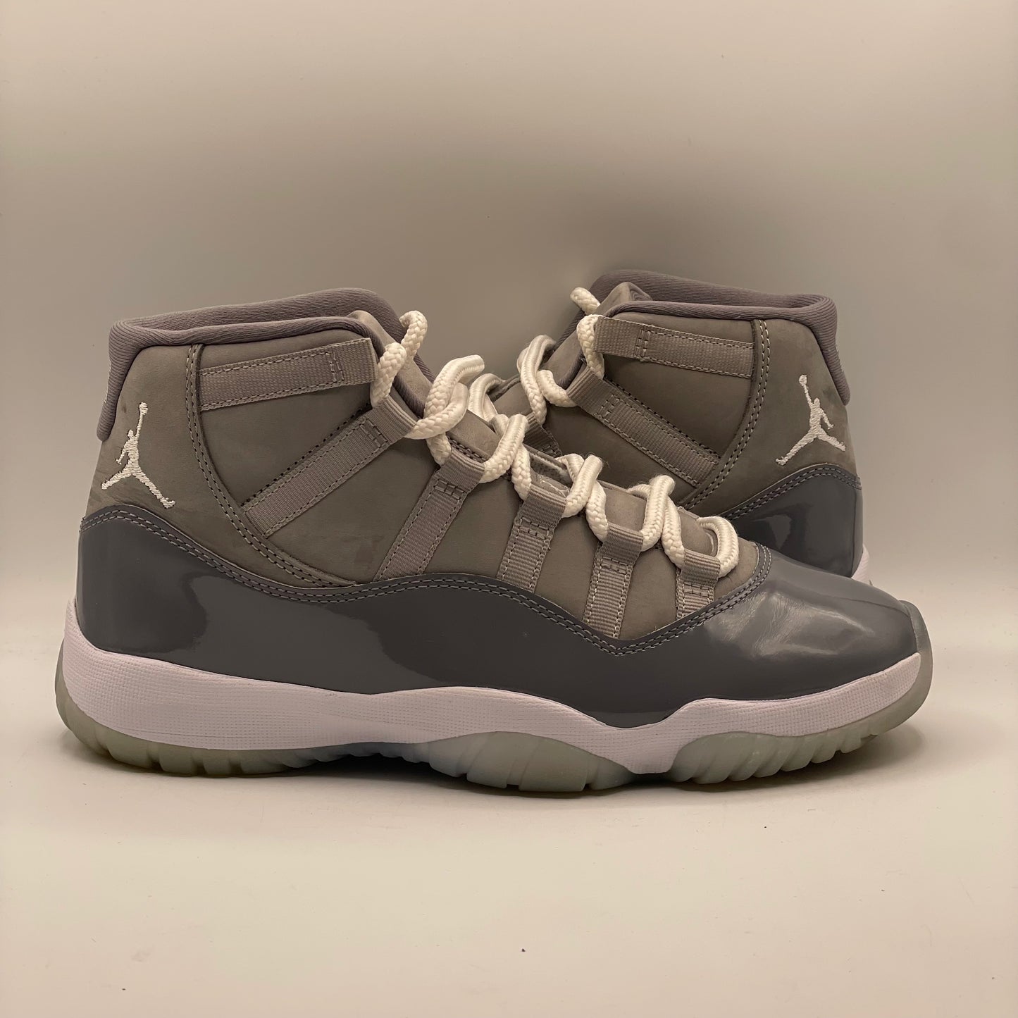 (USED) Jordan 11 Cool Grey Size 7.5