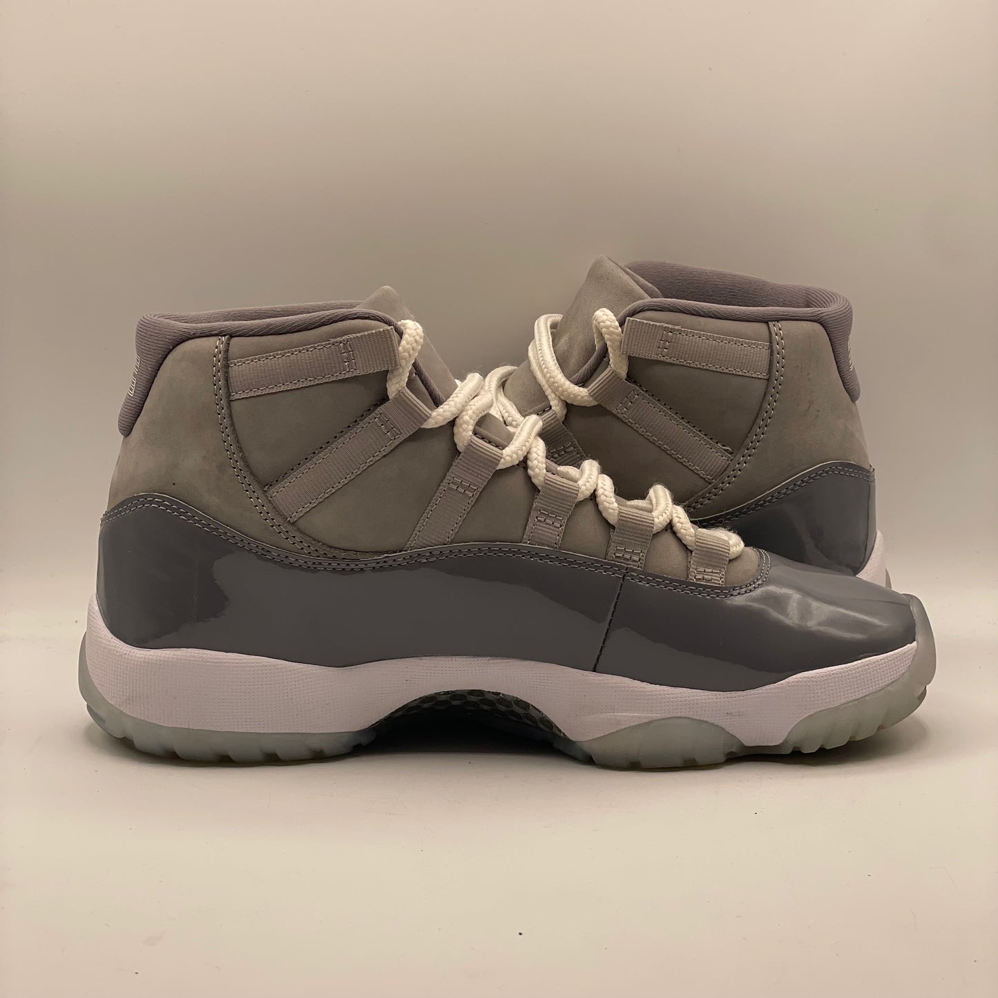 (USED) Jordan 11 Cool Grey Size 7.5