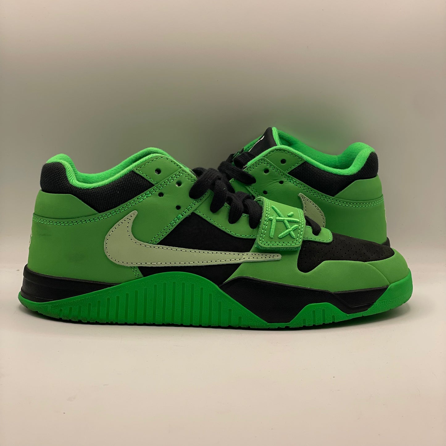 (USED) Jordan T-Rexx Travis Scott Green Spark Size 8.5