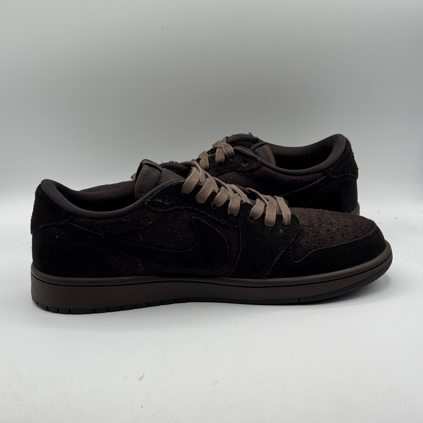 (USED) Jordan 1 Low Travis Scott Velvet Size 9