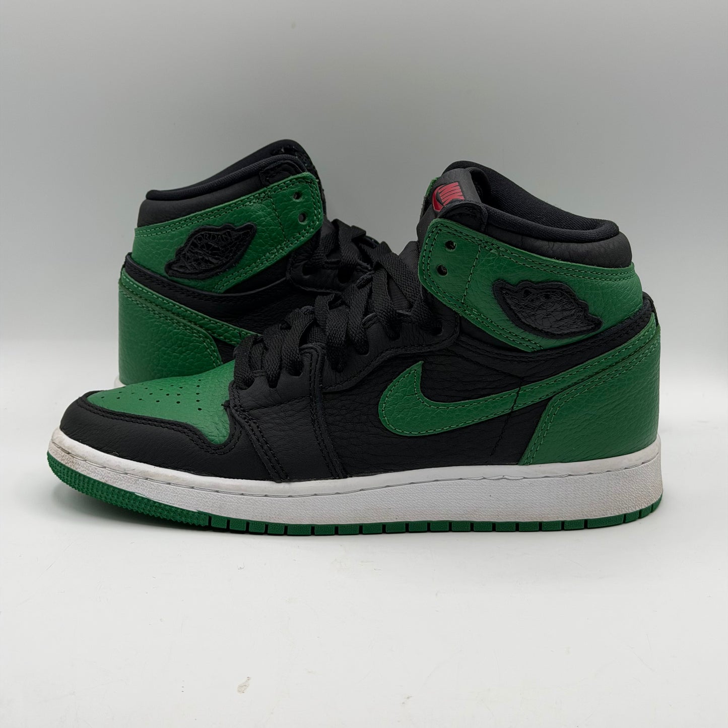 (USED) Jordan 1 High Retro Pine Green Size 5Y NO BOX
