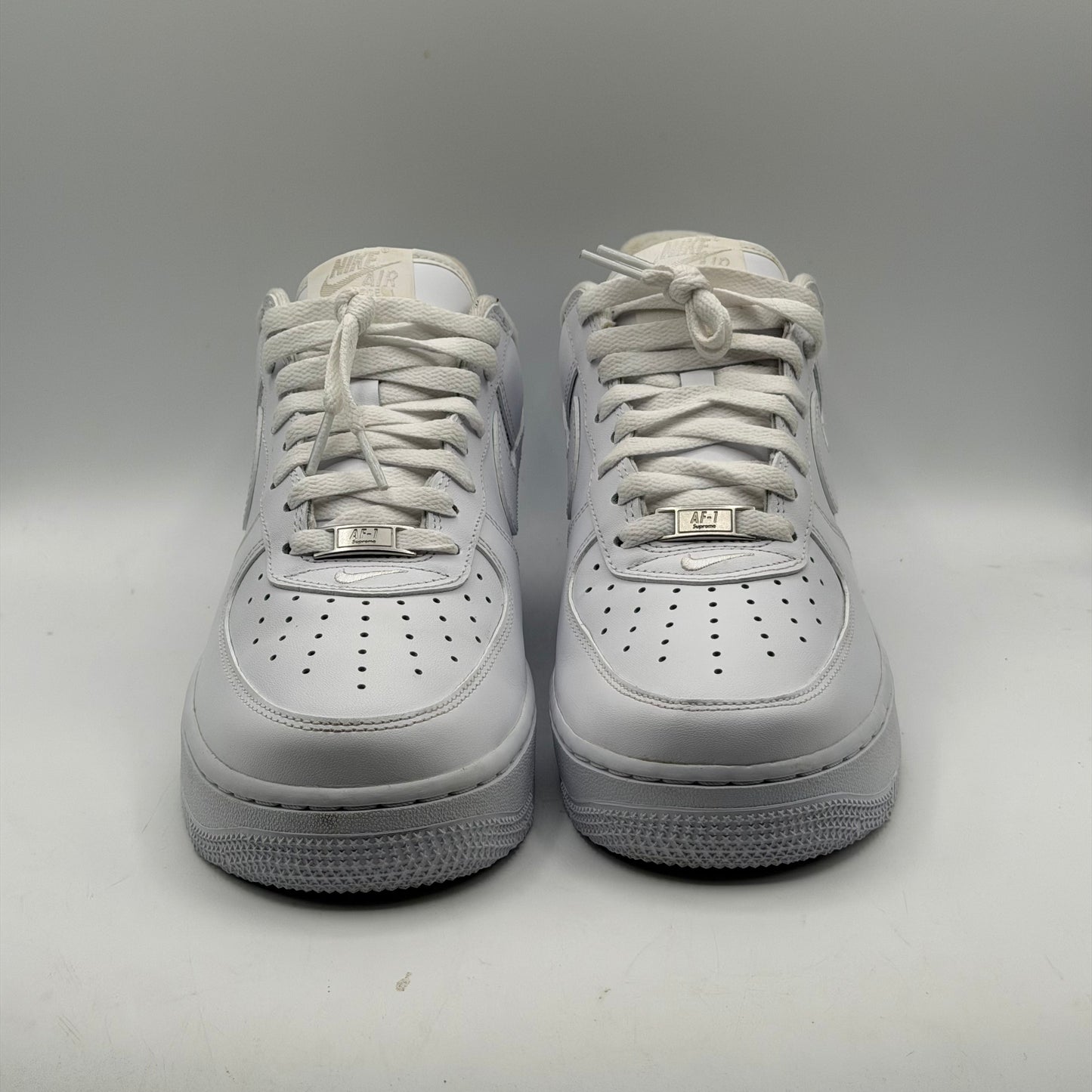 (USED) Nike Air Force 1 Supreme White Size 9