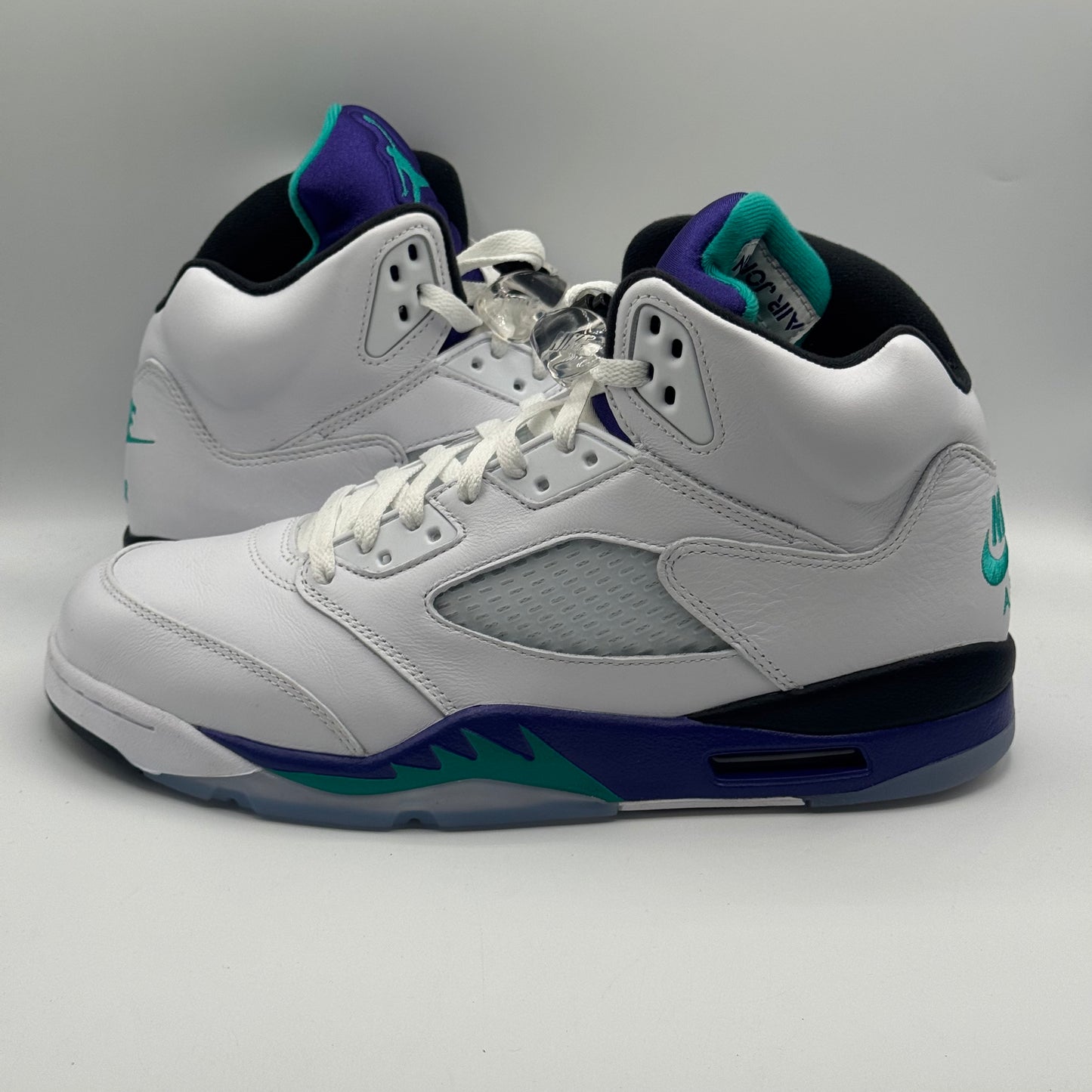 (USED) Jordan 5 Retro Grape (2025) Size 11