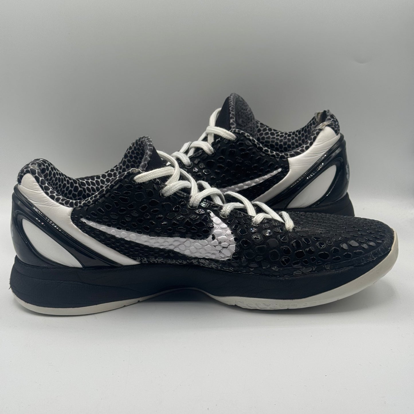 (USED NO BOX) Nike Kobe 6 Protro Mambacita Sweet 16 Size 9