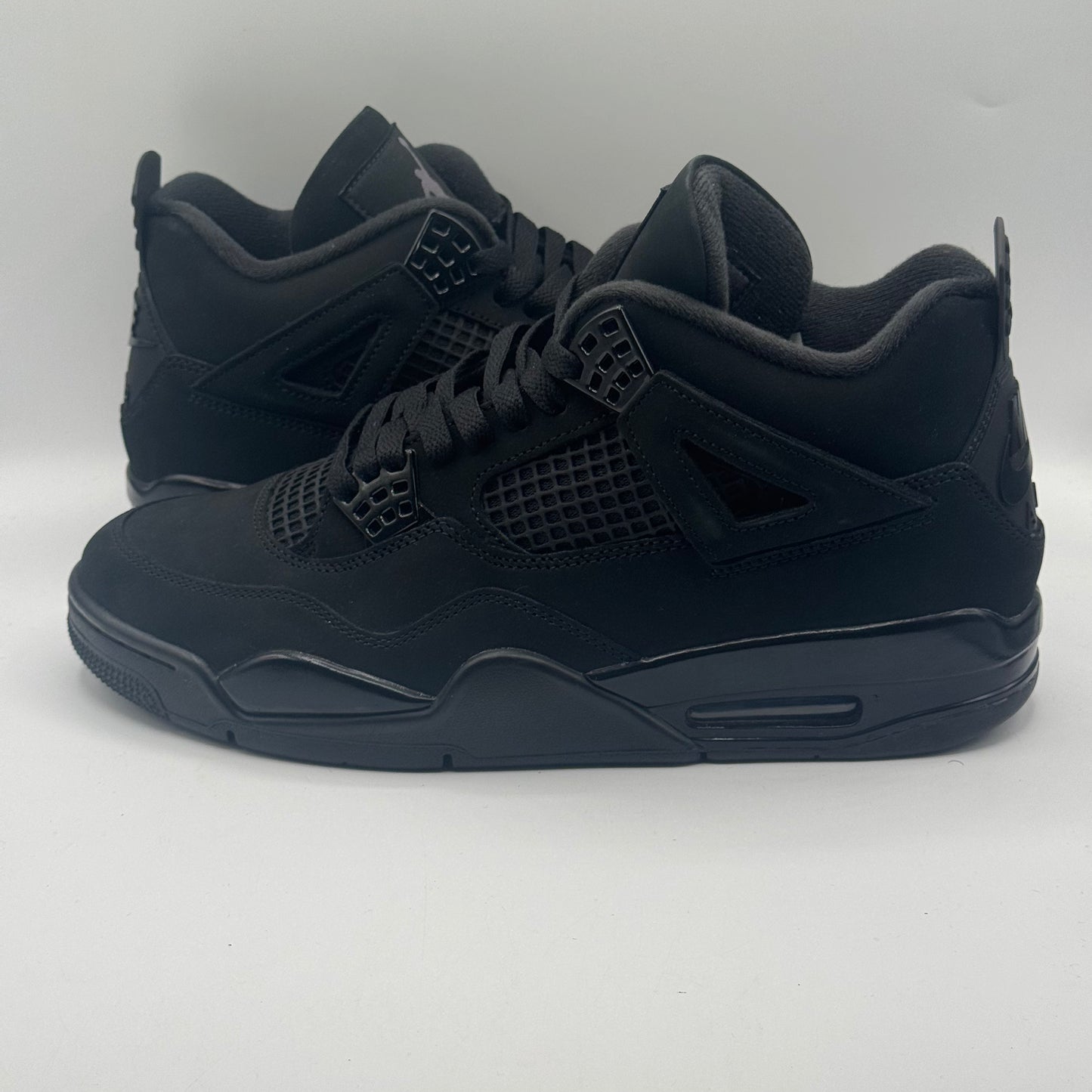 (USED WORN ONCE 2025) Jordan 4 Retro Black Cat Size 10
