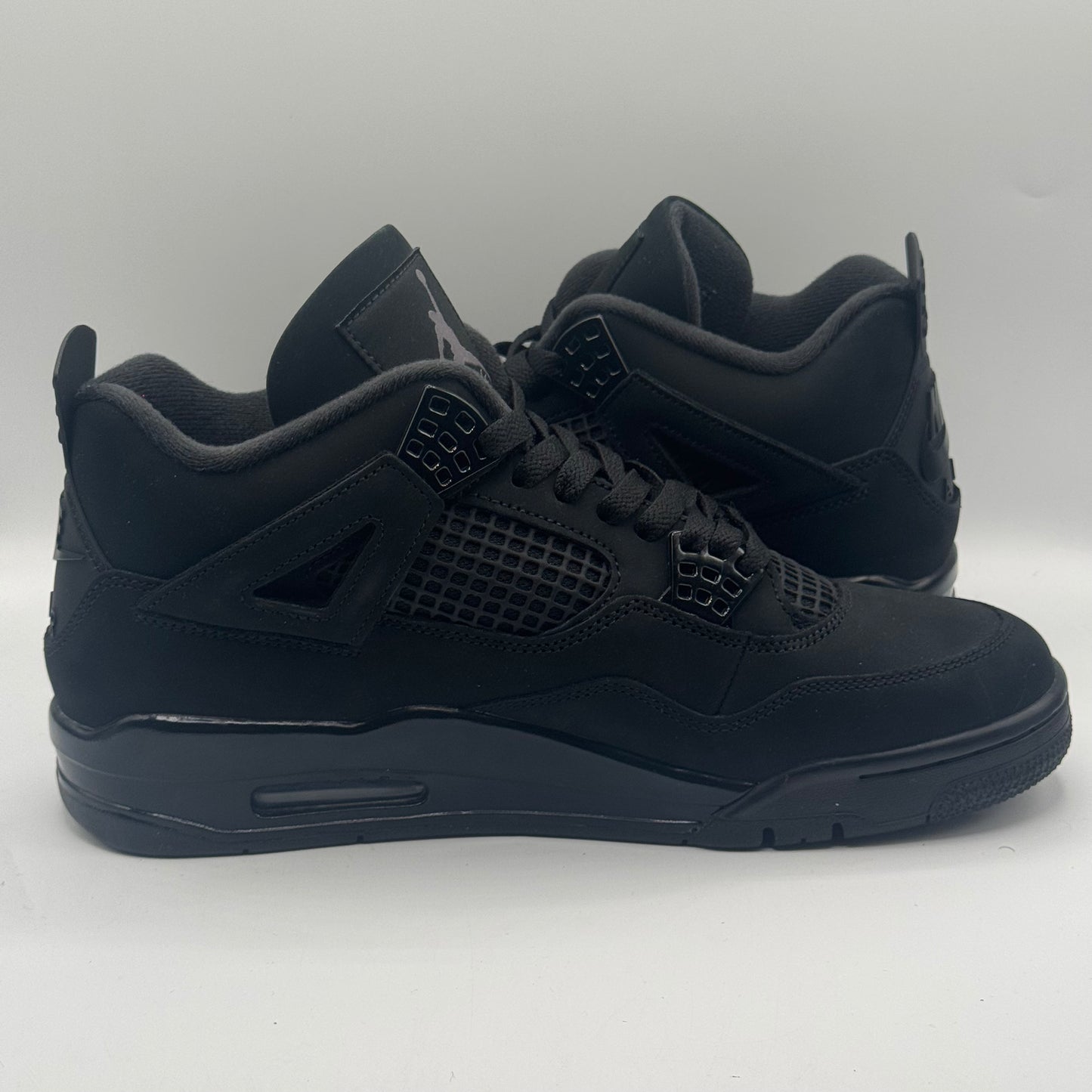 (USED WORN ONCE 2025) Jordan 4 Retro Black Cat Size 10